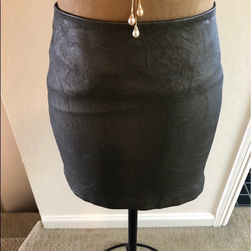Gray/Green Mini Skirt, Size 2, MINT Condition
